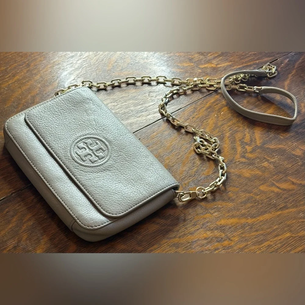 Tory Burch beige Leather Crossbody Bag with Goldtone Very Good Condition